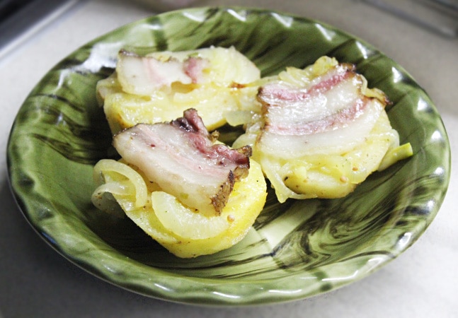 Запеченный картофель с копченым беконом